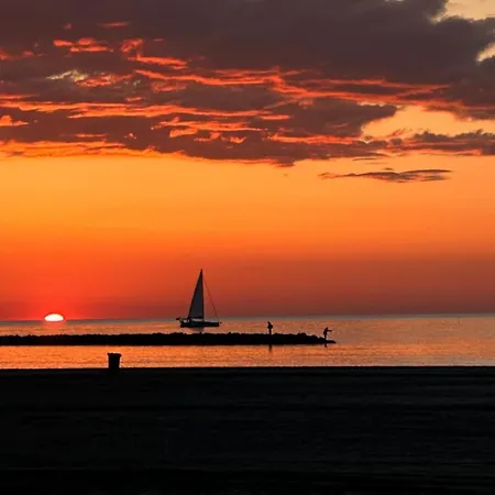 Typical House 20 M From The And The Port Dom wakacyjny